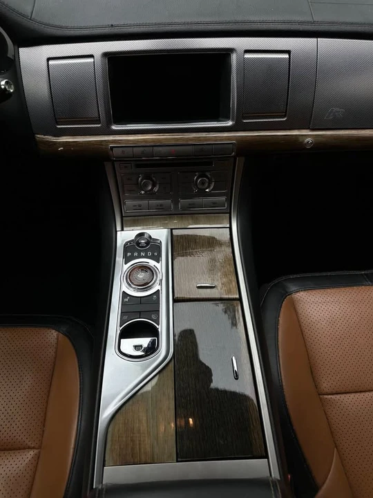 2011 Jaguar X250 XFR - Image 11 of 18