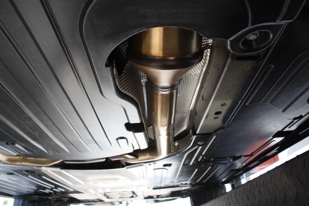 2011 Jaguar X250 XFR - Image 14 of 21