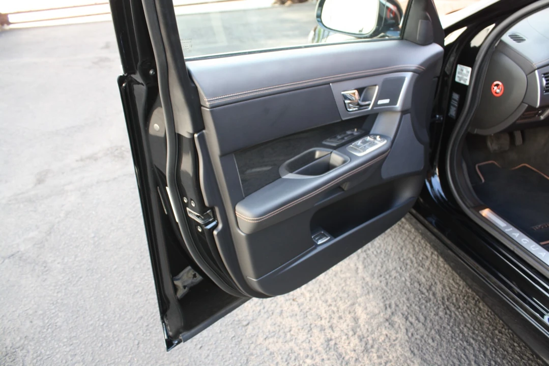 2011 Jaguar X250 XFR - Image 19 of 21