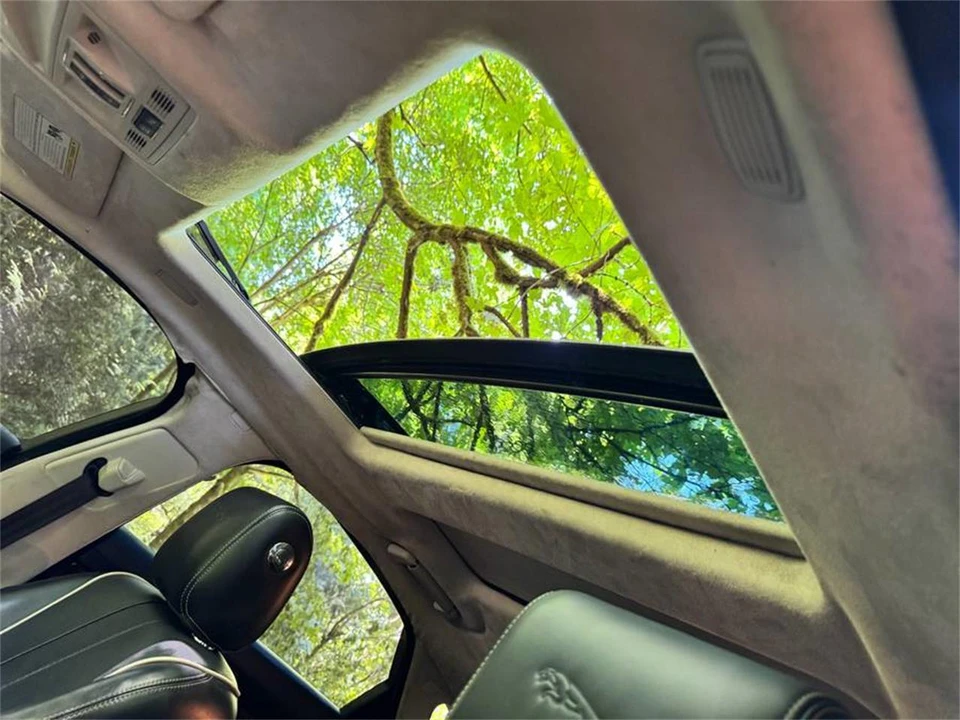 2011 Jaguar X351 XJ - Image 17 of 21