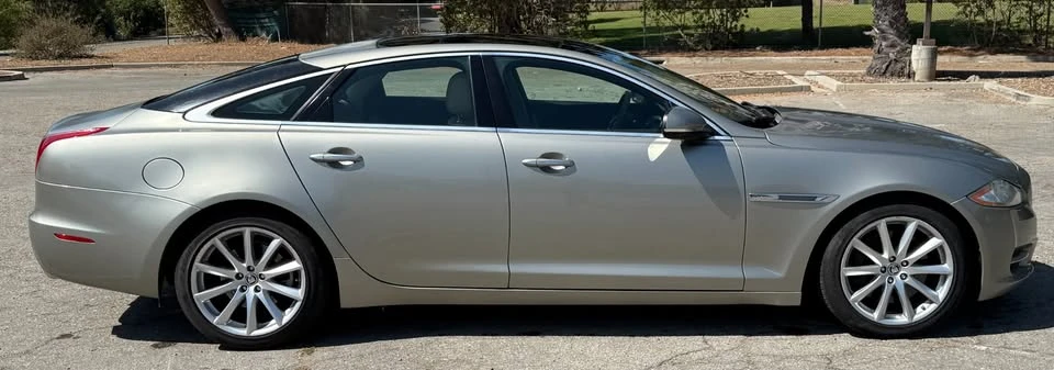 2011 Jaguar XJ - Image 4 of 10