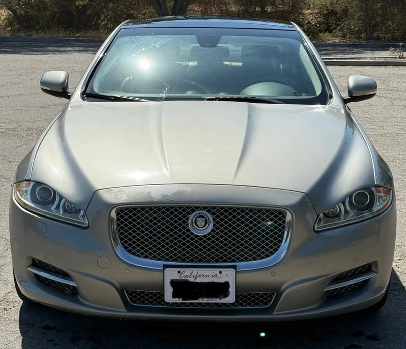 2011 Jaguar XJ - Image 3 of 10