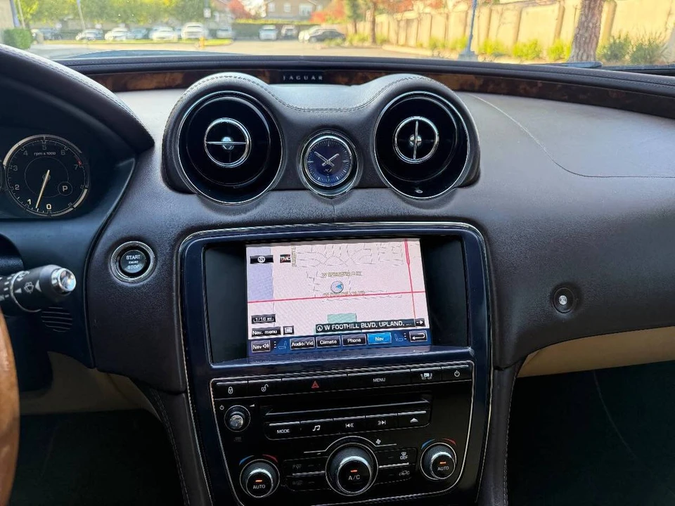 2011 Jaguar X351 XJ - Image 19 of 24