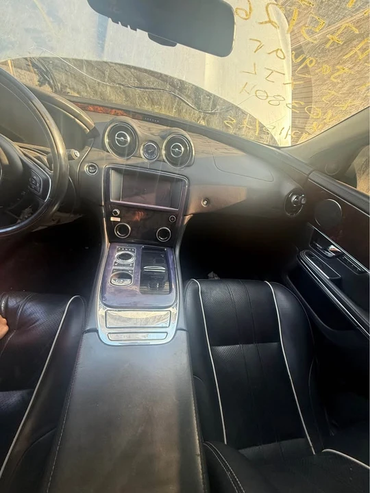 2011 Jaguar X351 XJ - Image 4 of 6