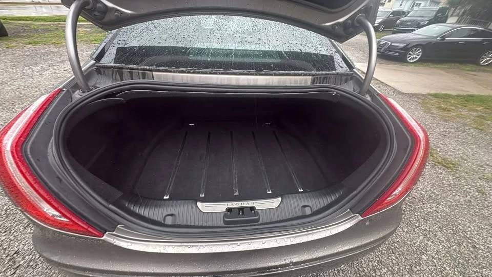 2011 Jaguar X351 XJ - Image 16 of 20