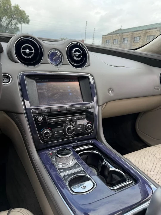 2011 Jaguar X351 XJ - Image 18 of 20