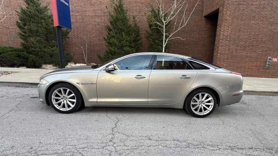 2011 Jaguar X351 XJ - Image 2 of 6