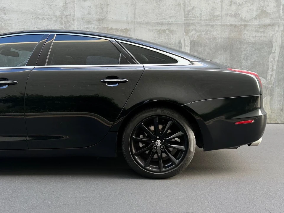 2011 Jaguar X351 XJ - Image 6 of 21