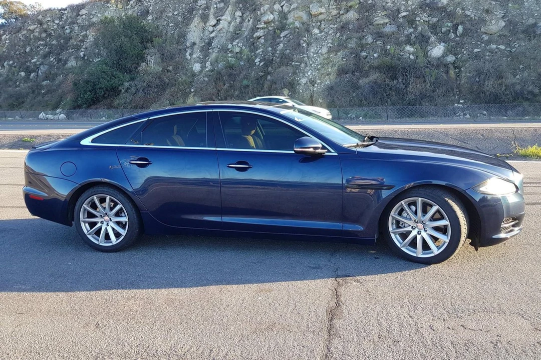 2011 Jaguar X351 XJ - Image 4 of 31