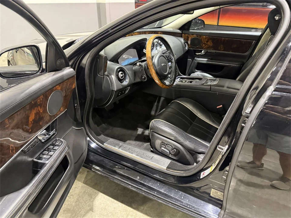 2011 Jaguar X351 XJ - Image 4 of 11