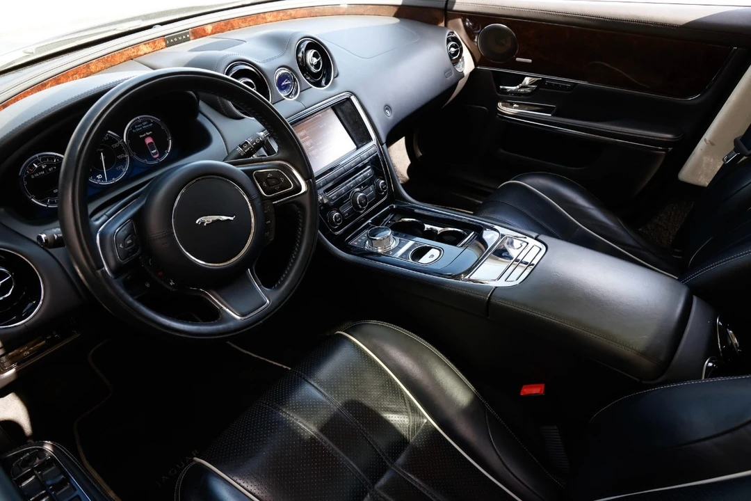 2011 Jaguar XJ Series 4 - Image 4 of 12