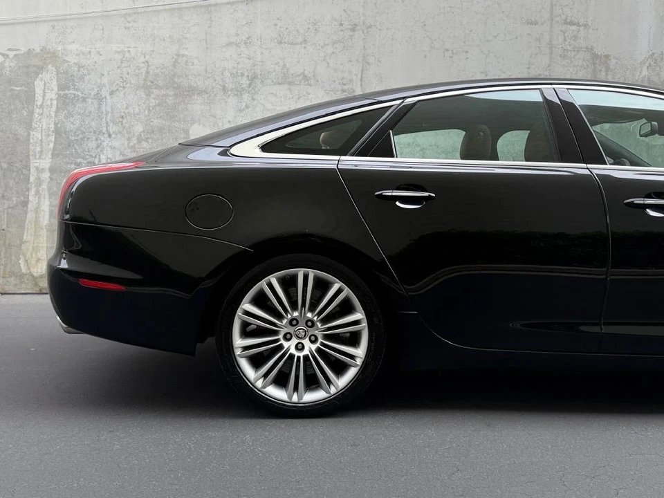 2011 Jaguar X351 XJR - Image 13 of 21