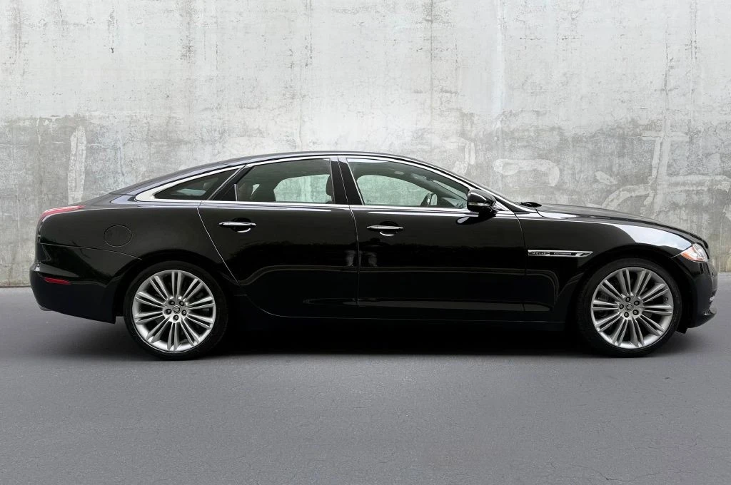 2011 Jaguar X351 XJR - Image 14 of 21