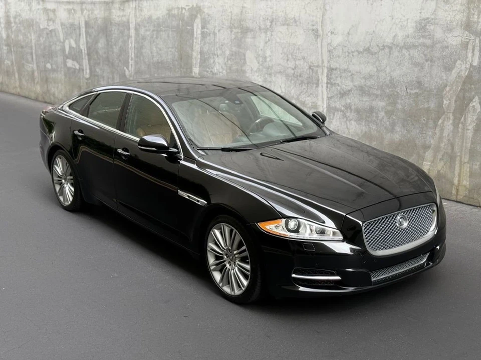2011 Jaguar X351 XJR - Image 11 of 21