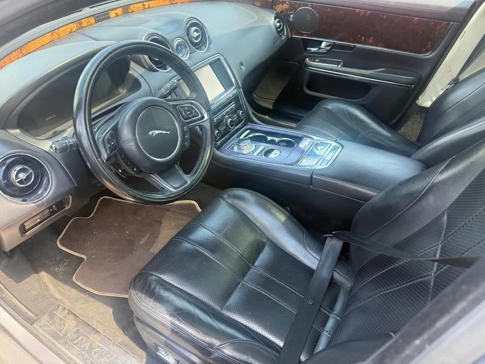 2011 Jaguar X351 XJ - Image 7 of 10
