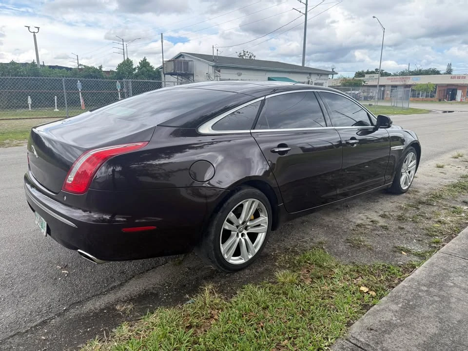 2011 Jaguar X351 XJ - Image 5 of 12