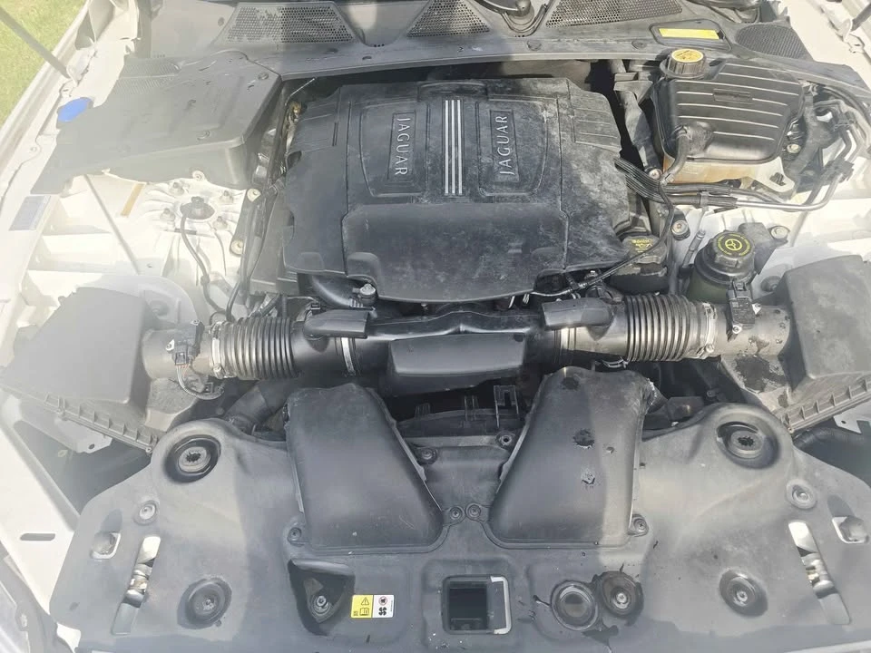 2011 Jaguar X351 XJ - Image 8 of 16