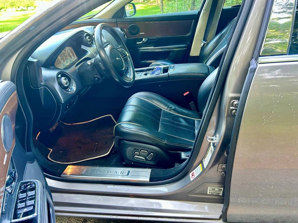 2011 Jaguar X351 XJ - Image 8 of 10