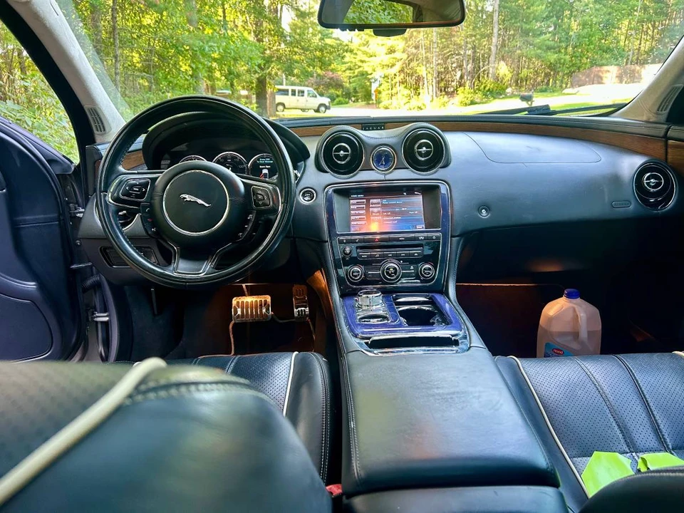 2011 Jaguar X351 XJ - Image 7 of 10