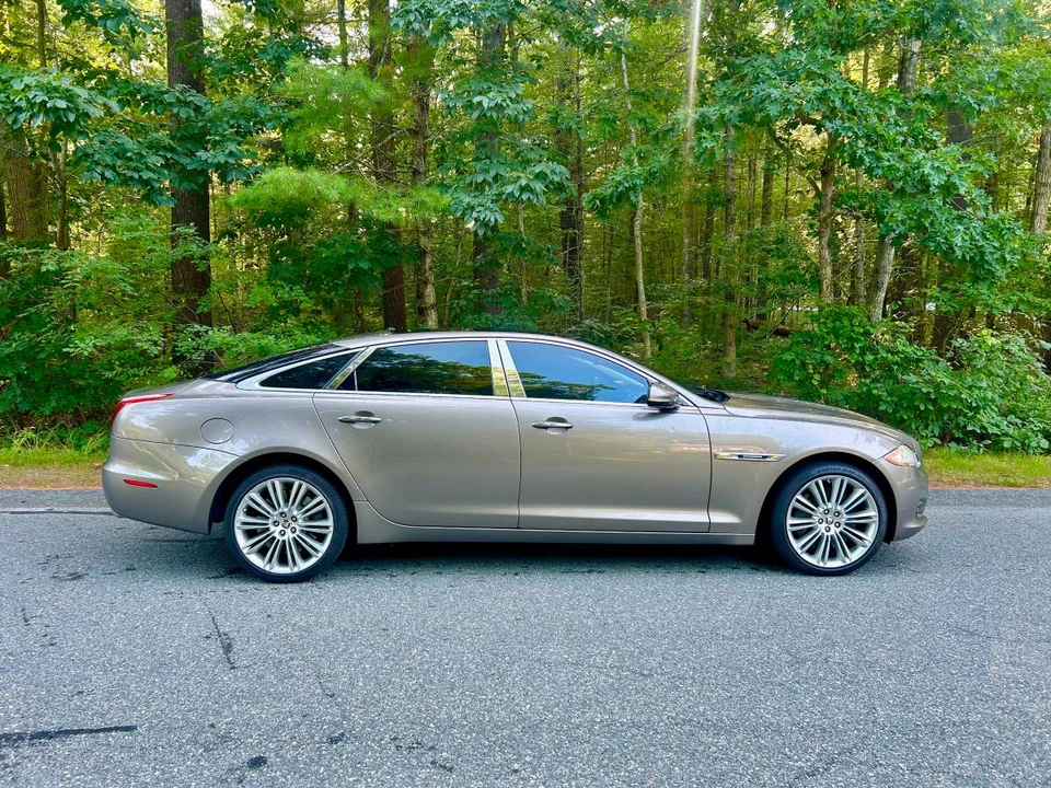 2011 Jaguar X351 XJ - Image 5 of 10