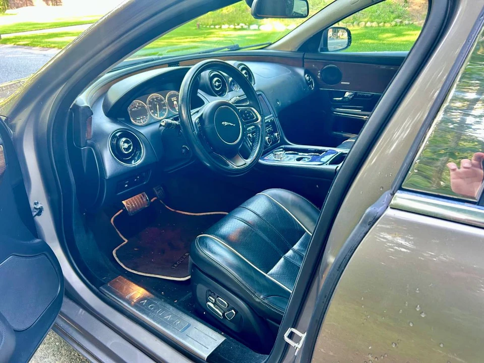 2011 Jaguar X351 XJ - Image 9 of 10