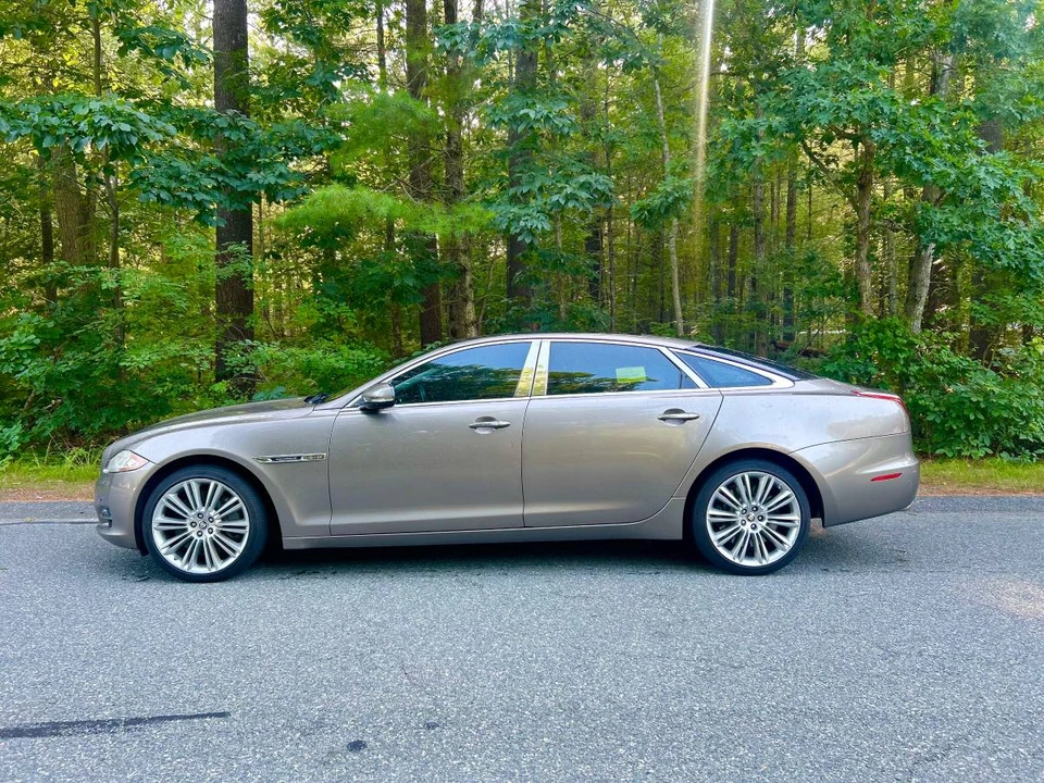 2011 Jaguar X351 XJ - Image 2 of 10