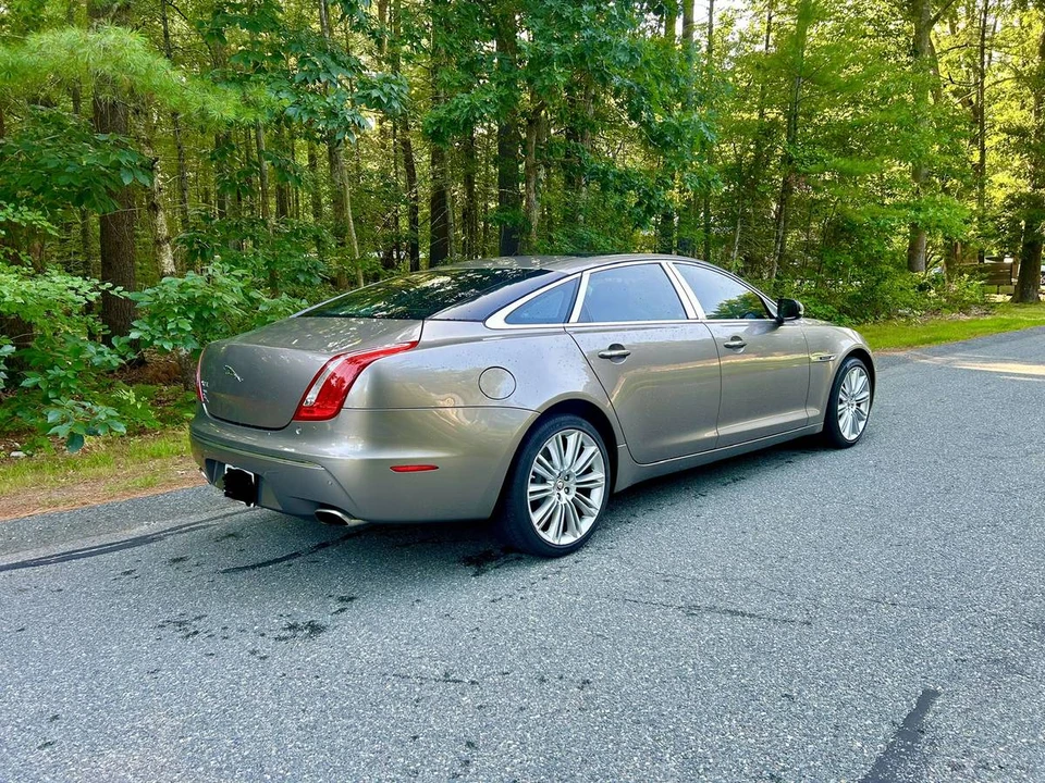 2011 Jaguar X351 XJ - Image 6 of 10