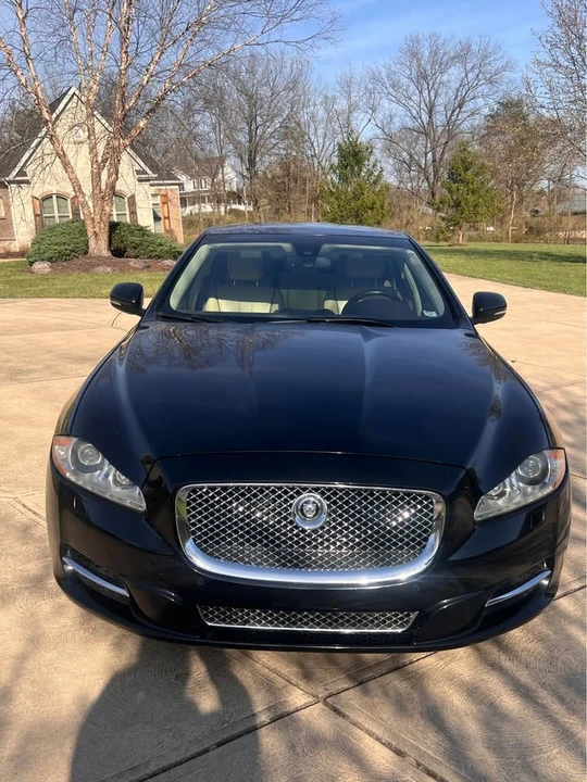 2011 Jaguar X351 XJ - Image 2 of 8