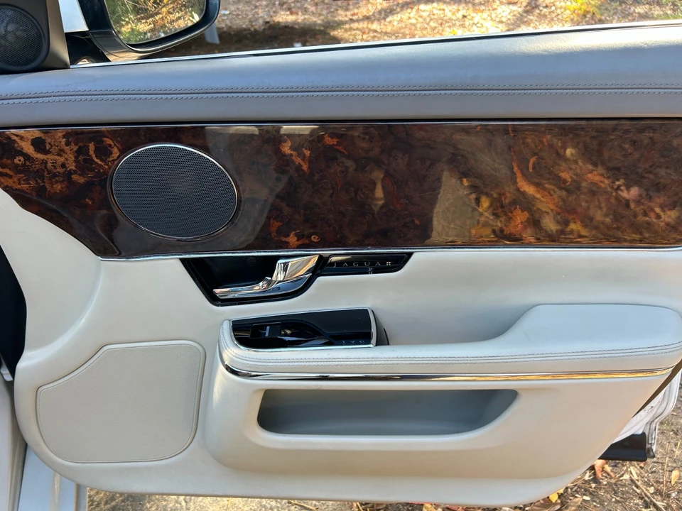 2011 Jaguar X351 XJ - Image 10 of 21