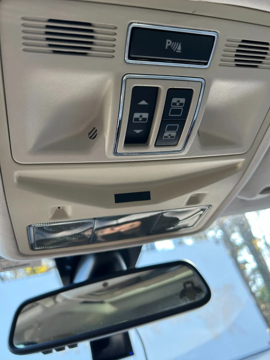 2011 Jaguar X351 XJ - Image 12 of 21