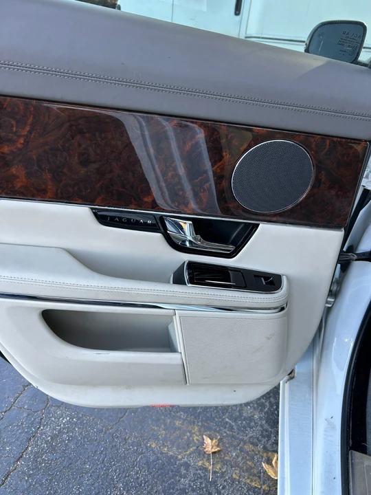 2011 Jaguar X351 XJ - Image 6 of 21