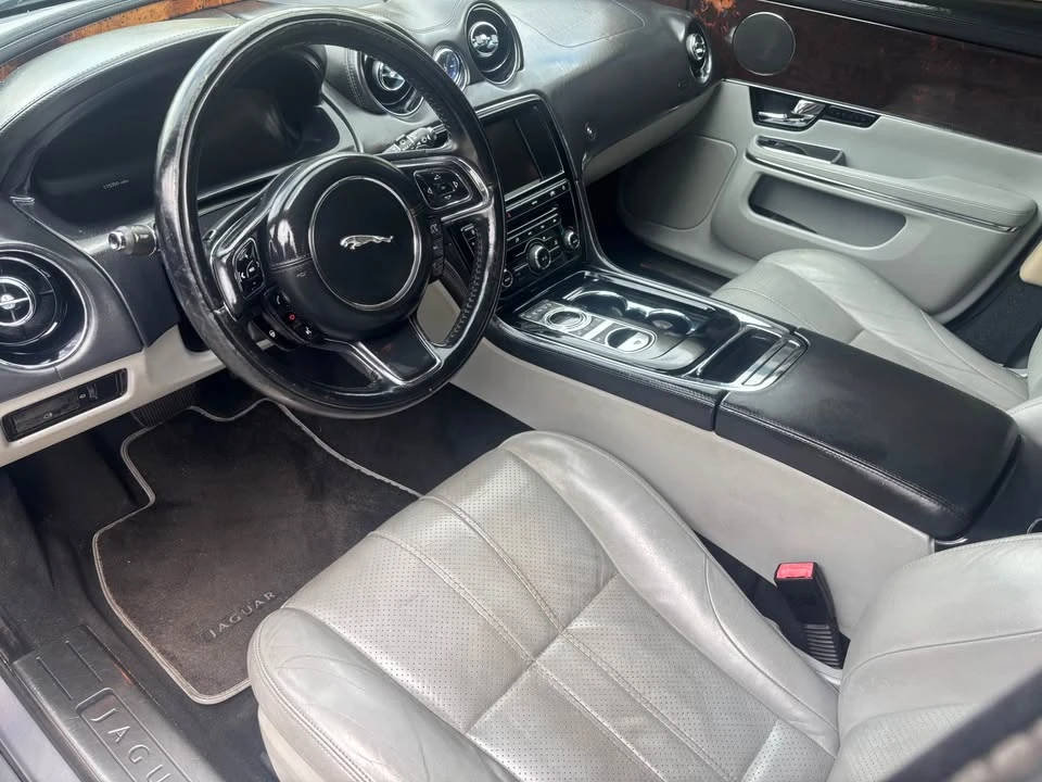 2011 Jaguar X351 XJ - Image 7 of 8