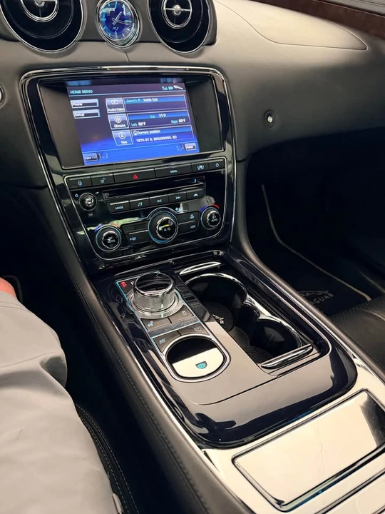 2011 Jaguar X351 XJ - Image 6 of 16
