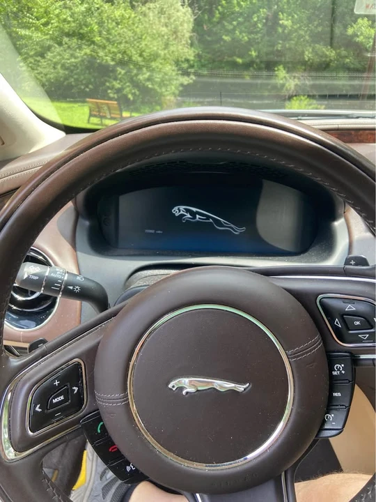 2011 Jaguar X351 XJ - Image 5 of 14