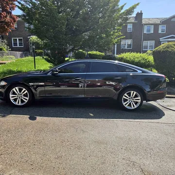 2011 Jaguar XJ Super V8 Sedan 4D