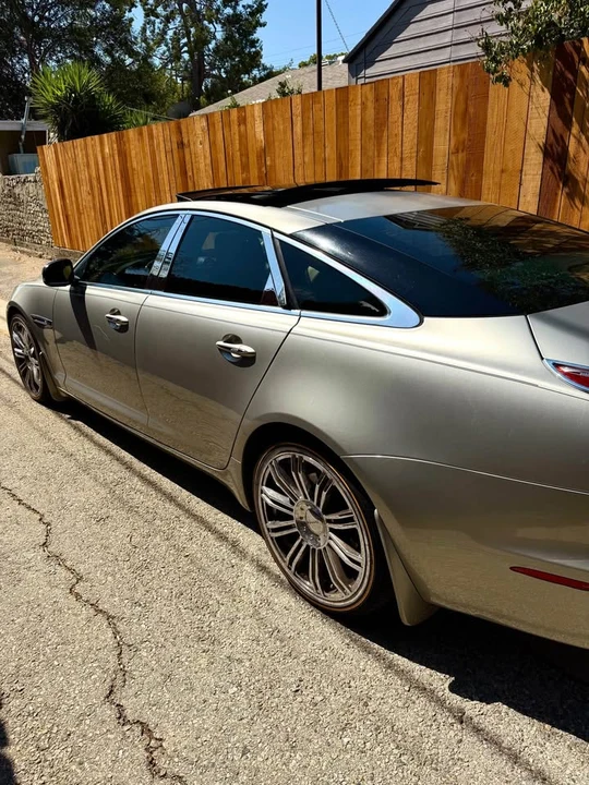 2011 Jaguar X351 XJ - Image 4 of 12