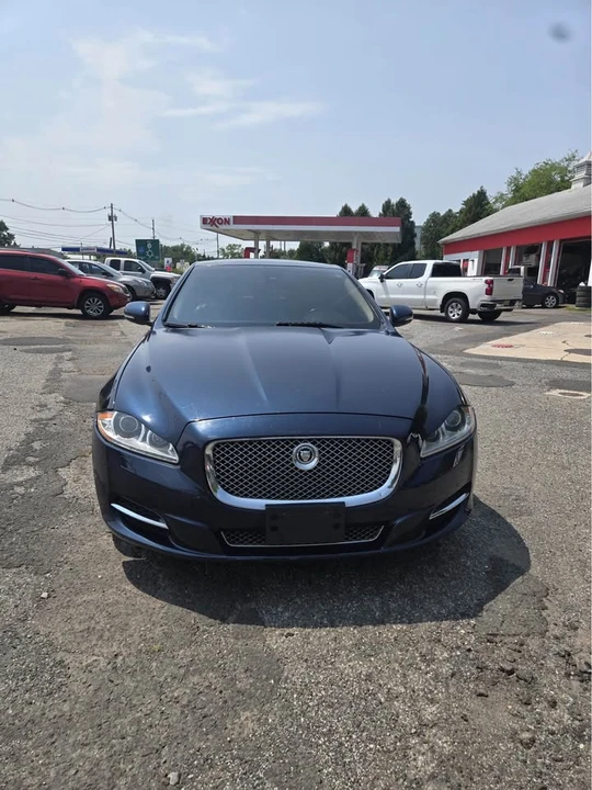2011 Jaguar X351 XJ - Image 2 of 9