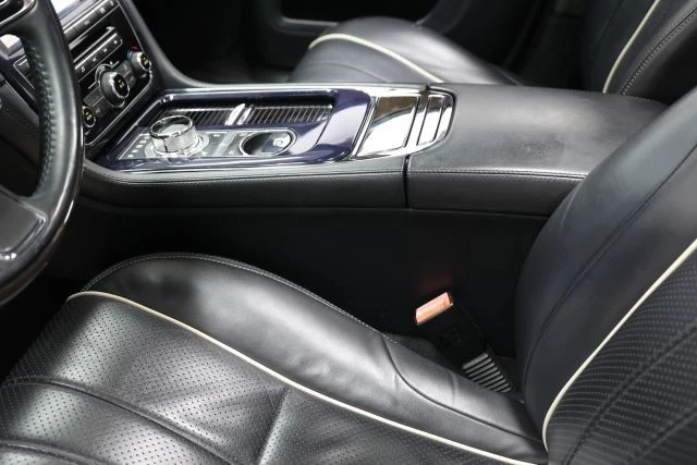 2011 Jaguar X351 XJ - Image 17 of 21