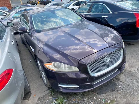 2011 Jaguar XJ XJ8 L Sedan 4D