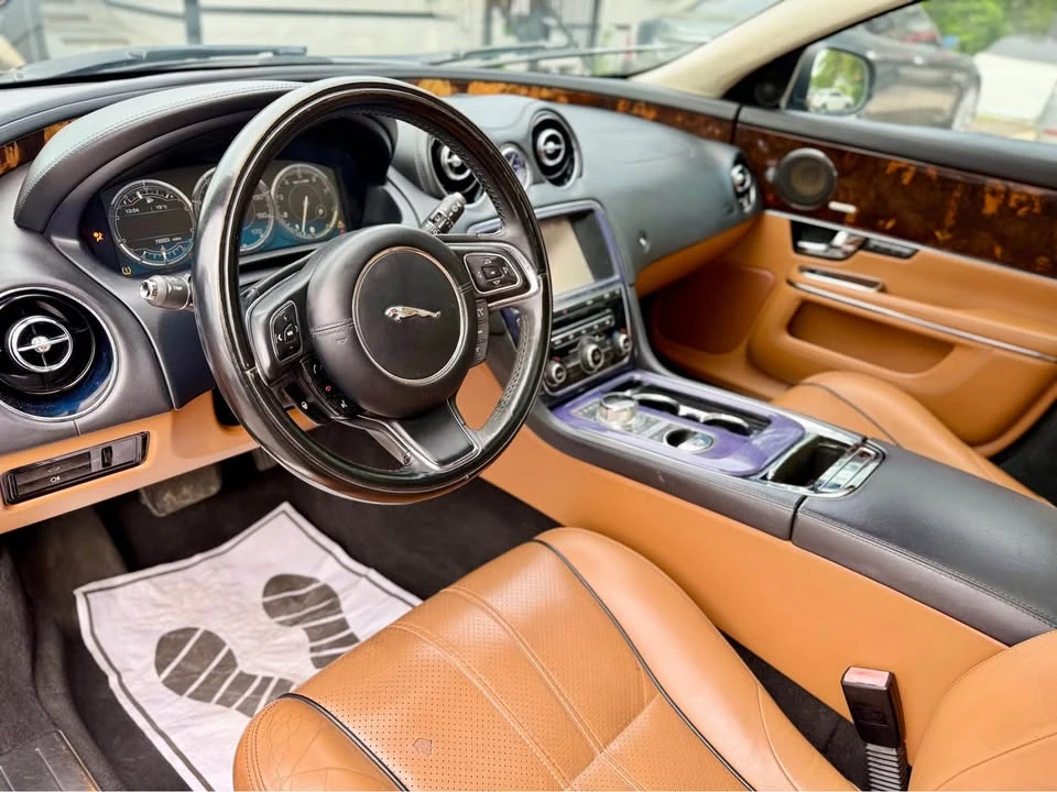 2011 Jaguar X351 XJ - Image 10 of 14