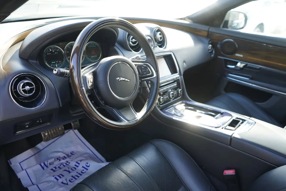 2011 Jaguar X351 XJ - Image 6 of 20