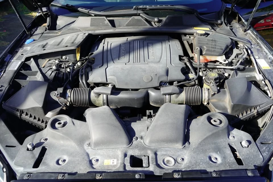 2011 Jaguar X351 XJ - Image 16 of 20