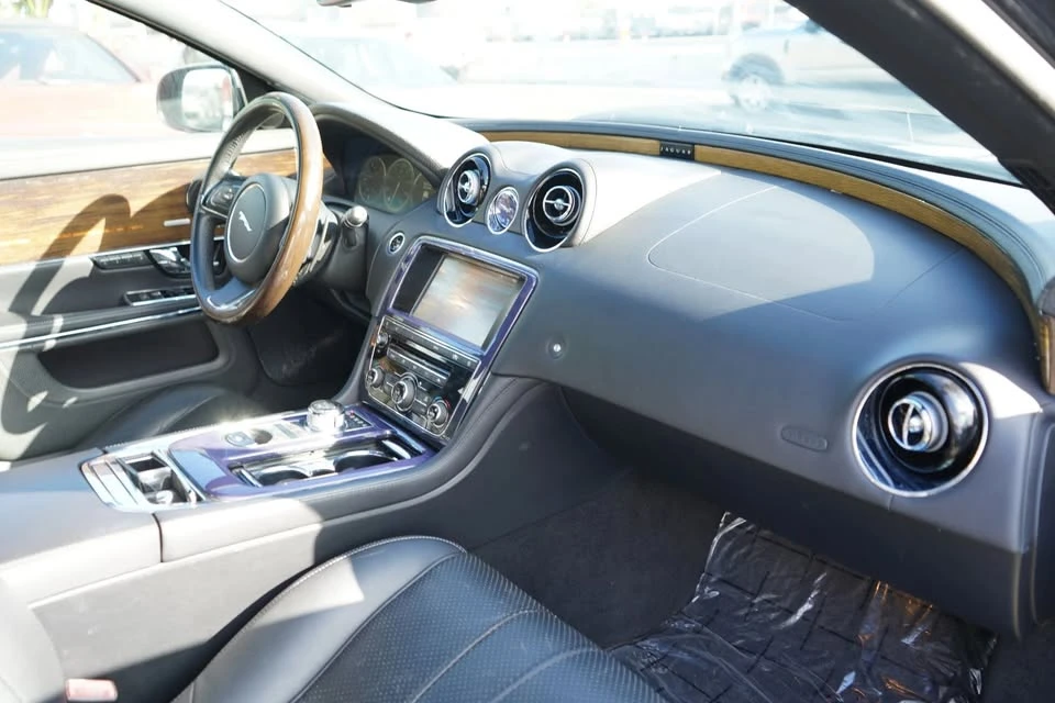 2011 Jaguar X351 XJ - Image 12 of 20