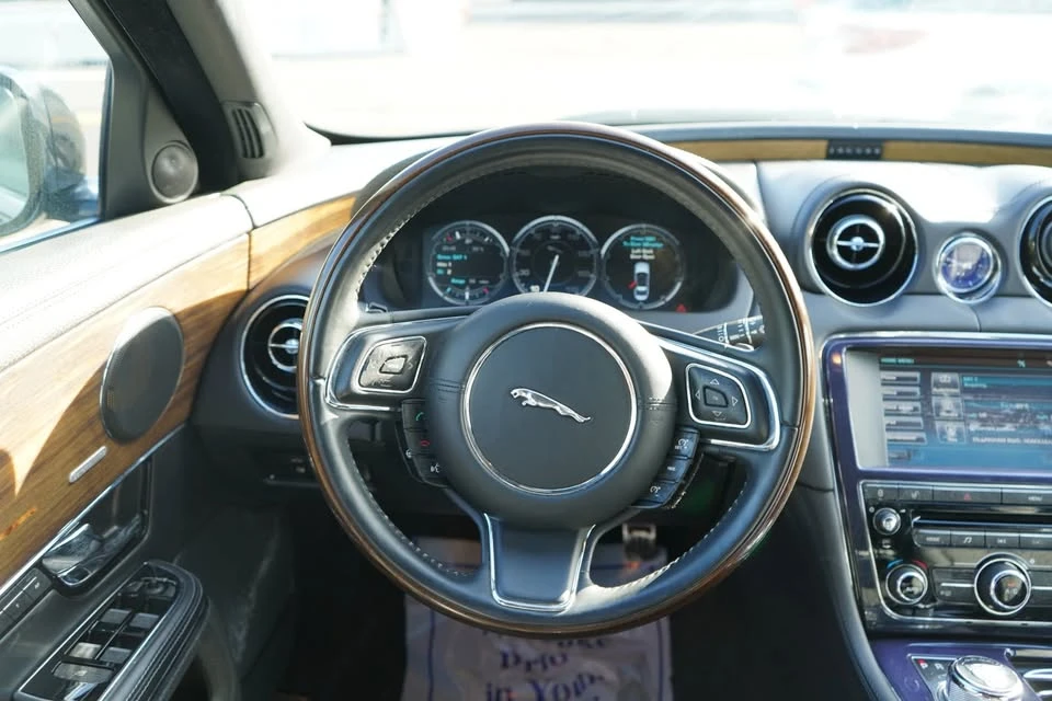 2011 Jaguar X351 XJ - Image 10 of 20