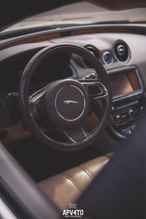 2011 Jaguar X351 XJ - Image 2 of 10