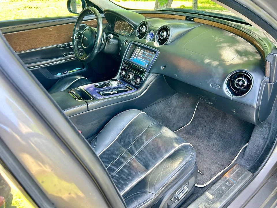 2011 Jaguar X351 XJ - Image 8 of 10