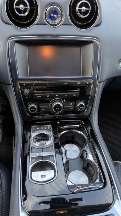 2011 Jaguar X351 XJ - Image 7 of 12