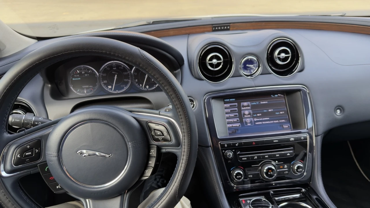 2011 Jaguar X351 XJ - Image 5 of 12