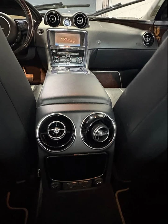 2011 Jaguar X351 XJ - Image 9 of 12