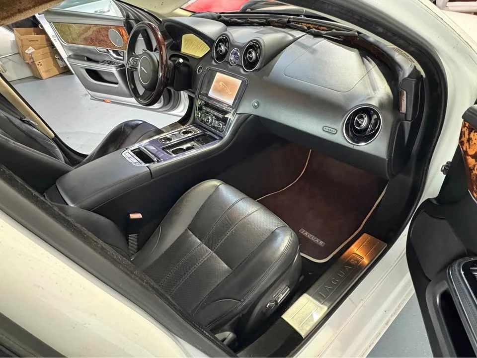 2011 Jaguar X351 XJ - Image 10 of 12